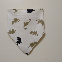 子供用三角巾　ゴム紐付　恐竜A（生成） 3枚目の画像