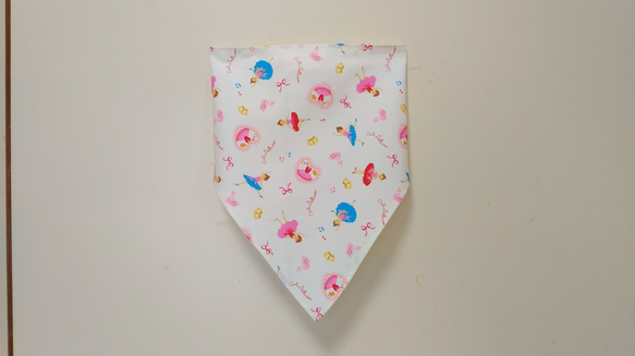 子供用三角巾　ゴム紐付　バレリーナ（クリーム色） 3枚目の画像