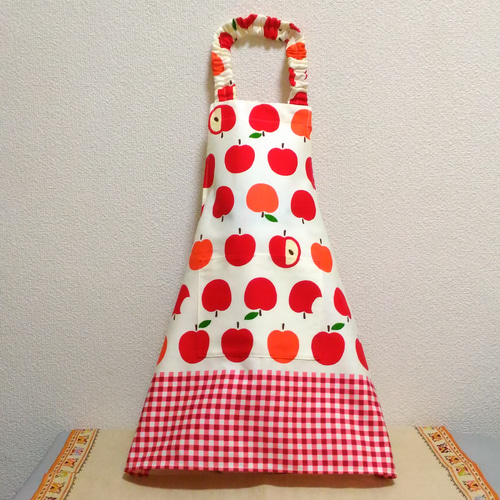 りんご（白地・下部チェック）子供用エプロン 90～160cm【首回り・腰