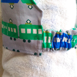 のんびり電車（グレー）子供用三角巾　ゴム紐付 5枚目の画像