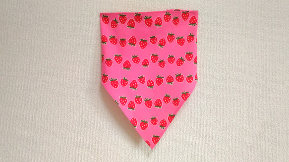 いちご（ピンク）子供用三角巾　ゴム紐付 3枚目の画像