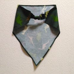 恐竜G（深緑）子供用三角巾　ゴム紐付 4枚目の画像