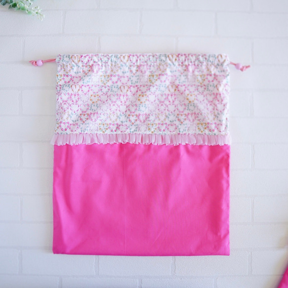 【L 40×35】リバティメイジー＆チュールレースの巾着袋・濃ピンク・縦40cm×横35cm・かわいい・ナップサック 3枚目の画像