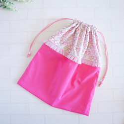 【L 40×35】リバティメイジー＆チュールレースの巾着袋・濃ピンク・縦40cm×横35cm・かわいい・ナップサック 9枚目の画像