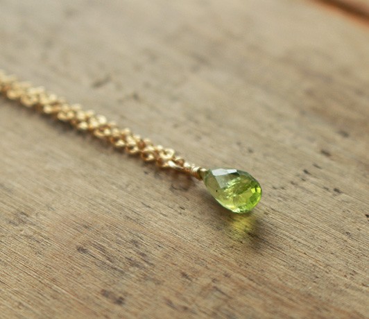 8月誕生石・ペリドット＜ドロップカット＞のネックレス（K14GF）✨アウトレット価格でお買い得✨