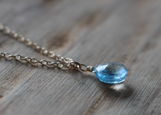 スカイブルートパーズ＜マロン＞のネックレス（14KGF）