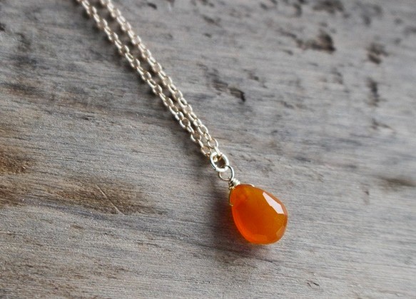 カーネリアンのネックレス（14KGF）