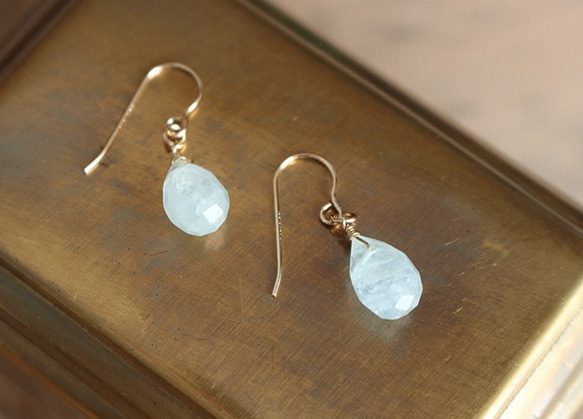 [歐] 海藍寶石<水滴形>耳環 (K14GF) 第3張的照片