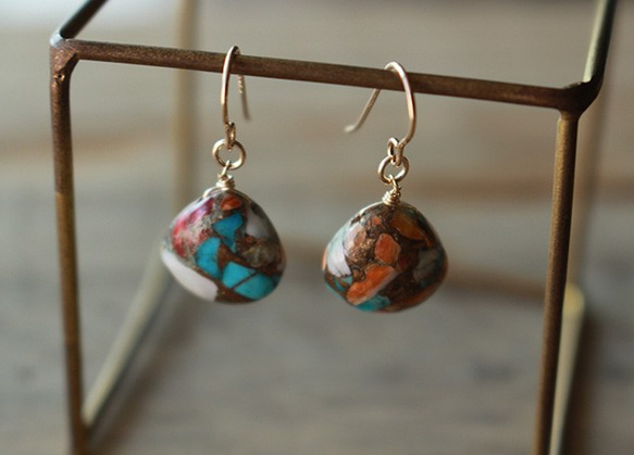 オイスターコッパーターコイズ＜マロンカット・AAA＞のピアス（K14GF） 1枚目の画像