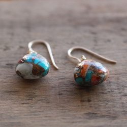 オイスターコッパーターコイズ＜マロンカット・AAA＞のピアス（K14GF） 2枚目の画像