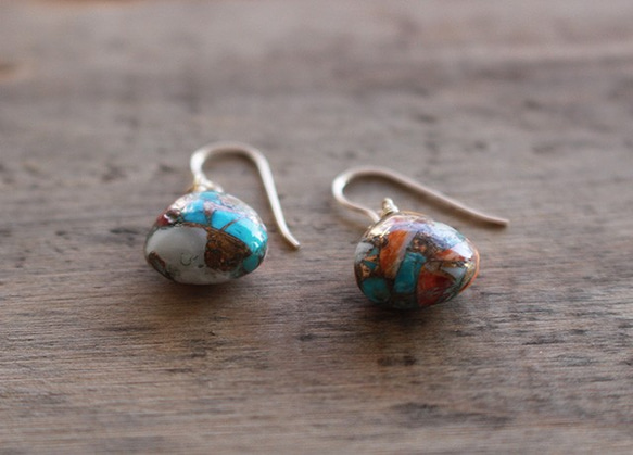 オイスターコッパーターコイズ＜マロンカット・AAA＞のピアス（K14GF） 2枚目の画像