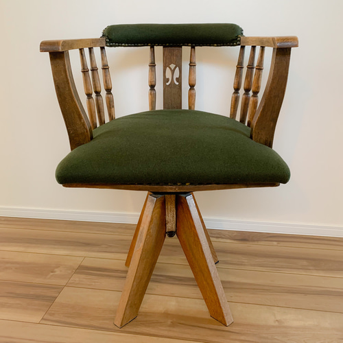 くり棒の可愛い昭和レトロな木製回転椅子 椅子（チェアー）・スツール