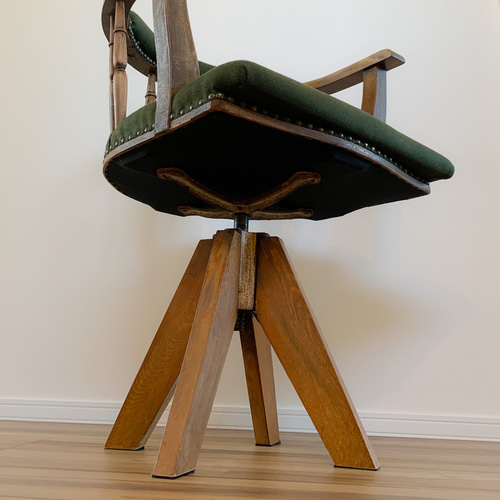 くり棒の可愛い昭和レトロな木製回転椅子 椅子（チェアー）・スツール