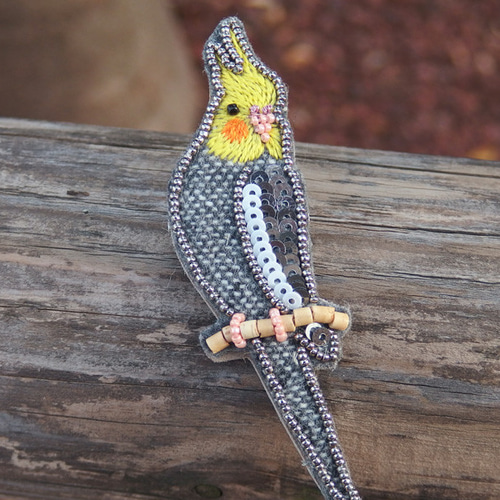 オカメインコ（ノーマル）＊ビーズ刺繍ブローチ＊ツイード ブローチ