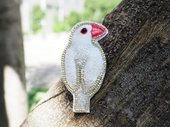 白文鳥B＊きらきらビーズ刺繍ブローチ ブローチ Parrot House 通販