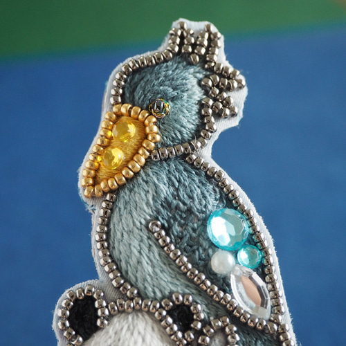 ブローチ　イチョウ　パンダ　レジン 平成の人気者＊ハシビロコウ×パンダ ビーズ刺繍ブローチ