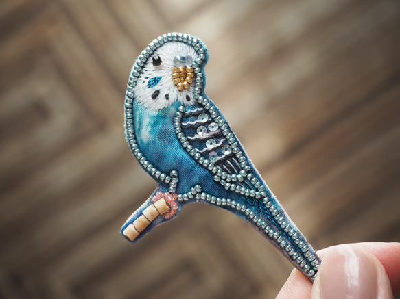 ハンドメイドブローチ ビーズ刺繍のインコブローチ＊イエロー