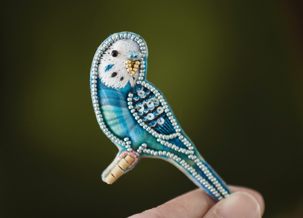 アート　ブローチ　鳥　時計　布　ビーズ　刺繍　芸術 青い鳥* ビーズ刺繍ブローチ ブローチ 月とザリガニ 通販