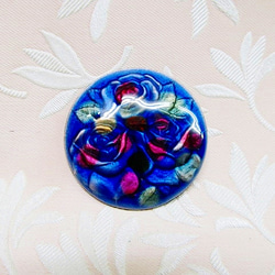 バラ彫金板ブローチ　（青紺）　・　7255 1枚目の画像