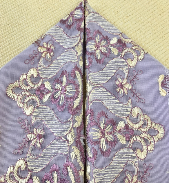 洗える刺繍半衿　艶やかな紫のお花刺繍 8枚目の画像