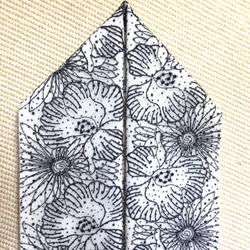 洗える刺繍半衿　線画の黒花【ラスト】 8枚目の画像