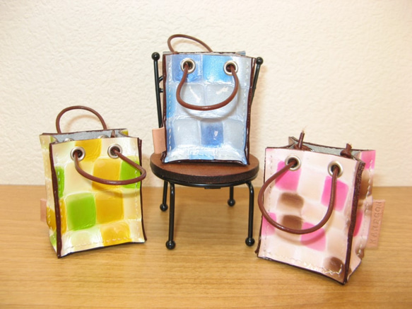 ステンドグラスの様に輝く本革トートバッグ　刻印無料（ミニチュアバッグ付き） 7枚目の画像