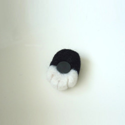 猫の手マグネット 白黒 セット 羊毛フェルト 4枚目の画像