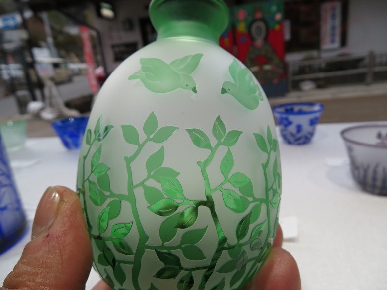 小鳥と樹木模様の徳利