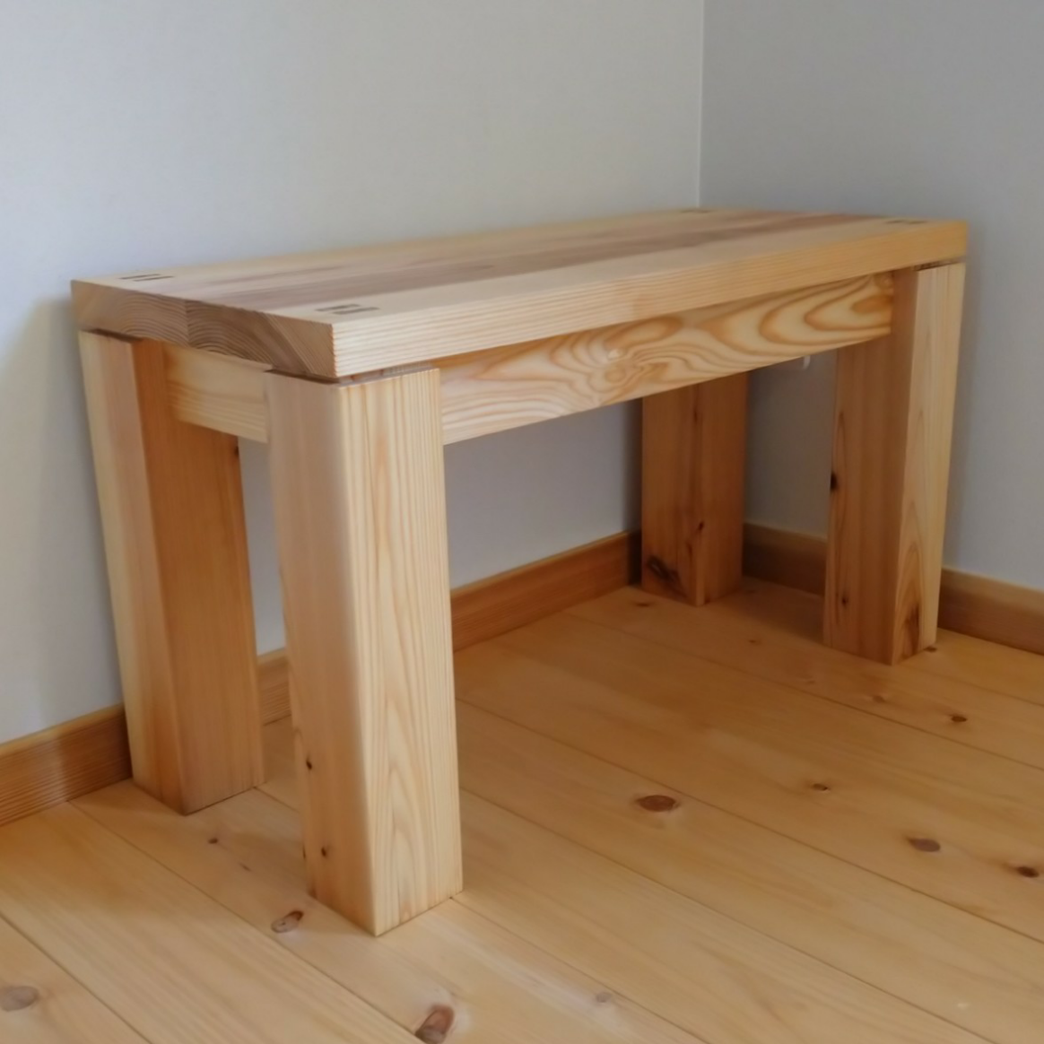 大工のつくった　杉のベンチ