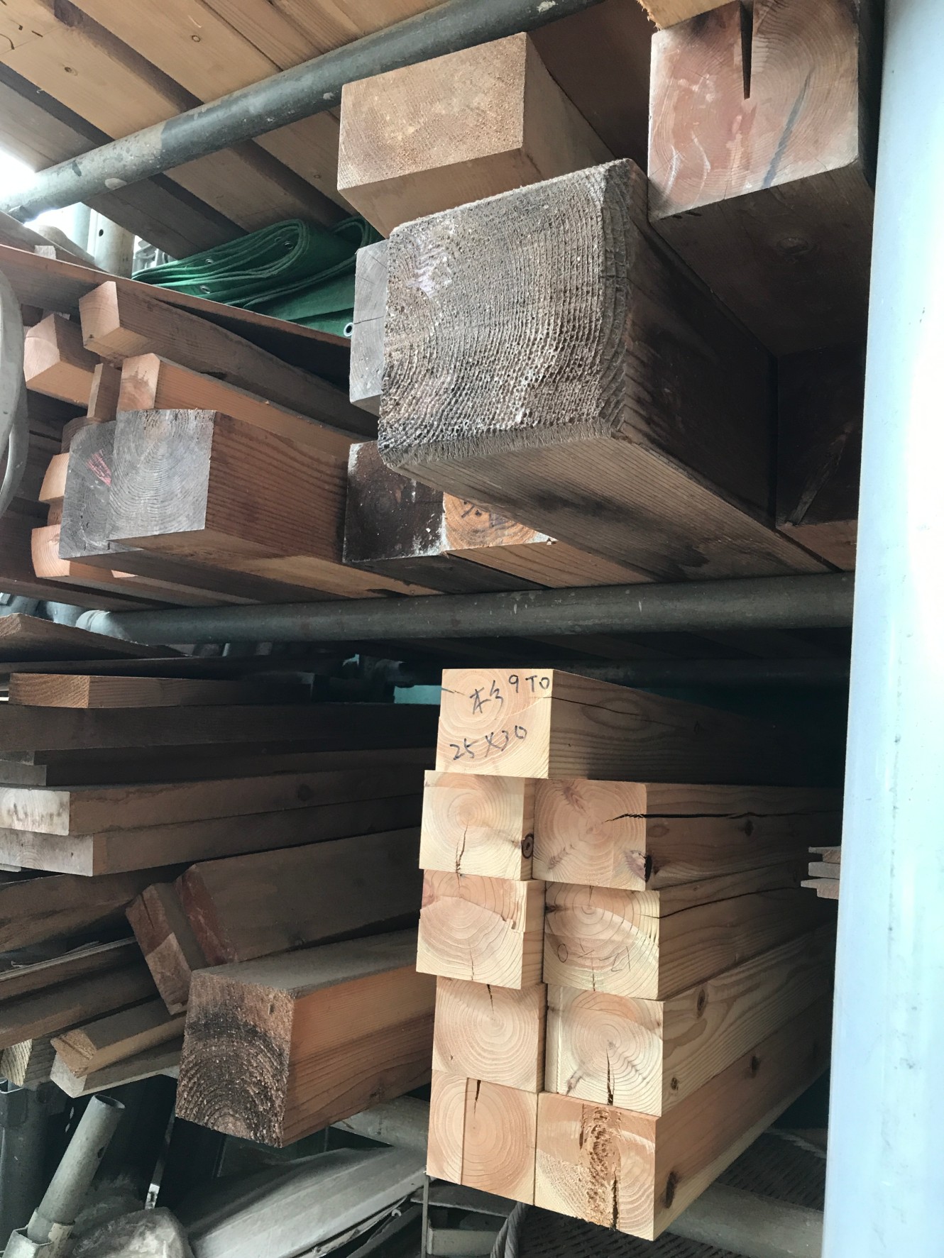 大工のつくった　杉のベンチ