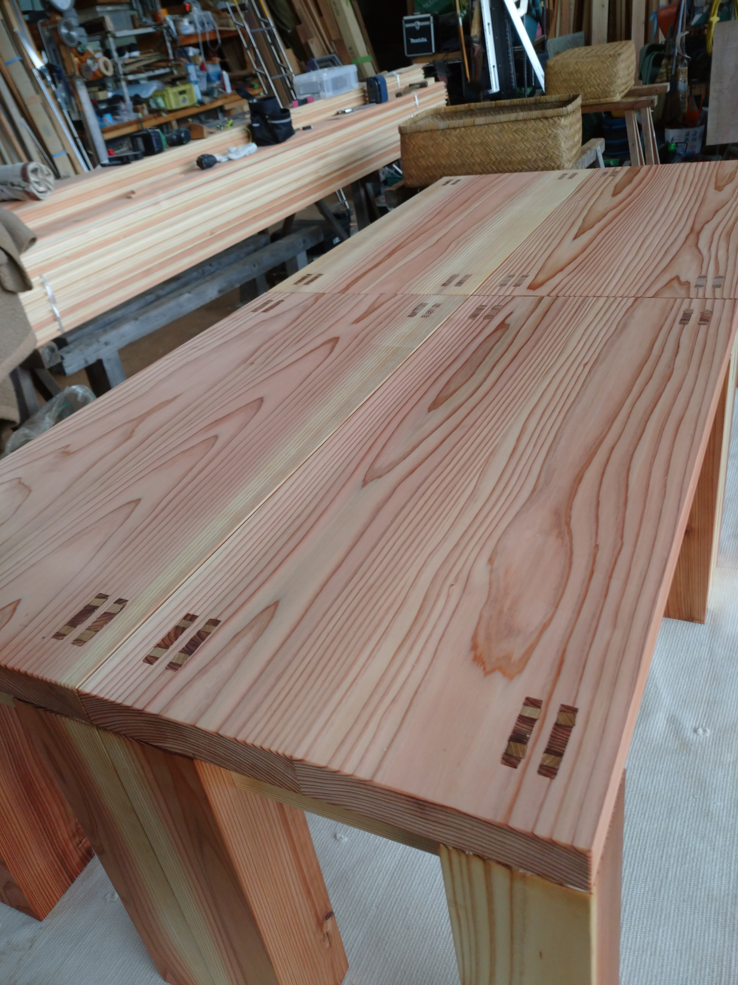 大工のつくった　杉のベンチ