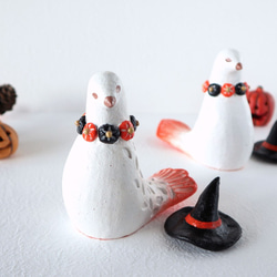 鳥の置物  ハロウィンカラー 幸せ運ぶ白い鳥 陶置物  【期間限定】 5枚目の画像