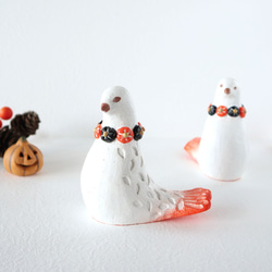 鳥の置物  ハロウィンカラー 幸せ運ぶ白い鳥 陶置物  【期間限定】 6枚目の画像