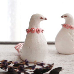 陶置物 幸せ運ぶ白い鳥 アンティーク風仕上げ／パールピンク 冬限定新作！クリスマス雑貨「Creema限定」 2枚目の画像