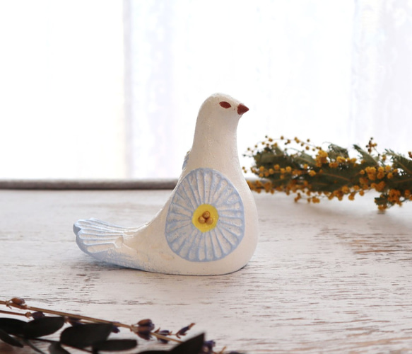陶置物 幸せ運ぶ白い鳥 アンティーク風仕上げ／パステルマリン8 お花 4枚目の画像