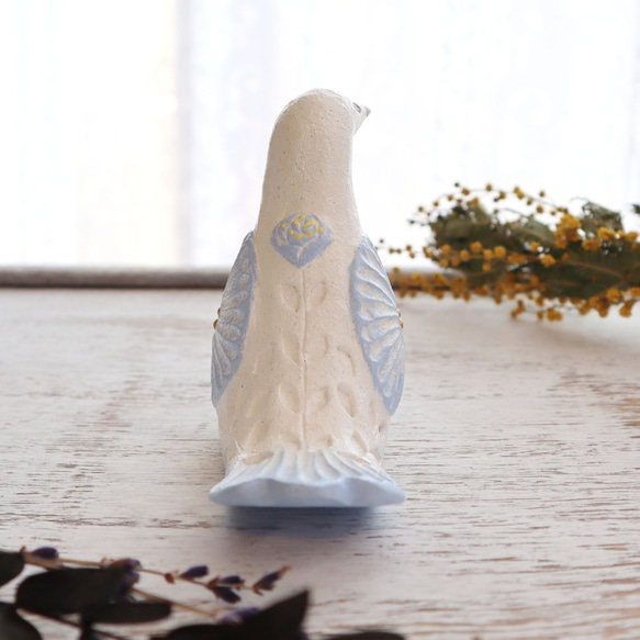 陶置物 幸せ運ぶ白い鳥 アンティーク風仕上げ／パステルマリン8 お花 6枚目の画像