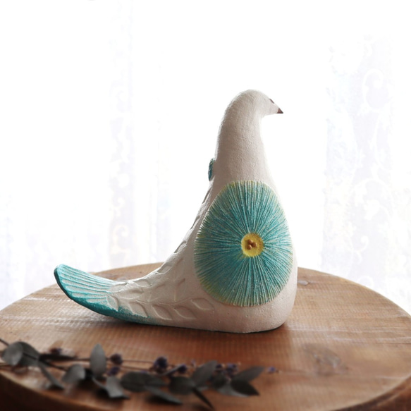 陶置物 幸せ運ぶ白い鳥 アンティーク風仕上げ 【特大サイズ 】 ターコイズ お花 4枚目の画像