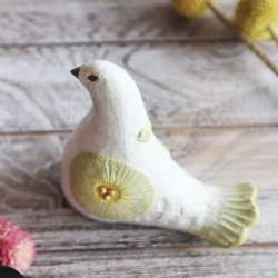 陶置物 幸せ運ぶ白い鳥 アンティーク風仕上げ／パステルオリーブ　お花 一点物！ 10枚目の画像