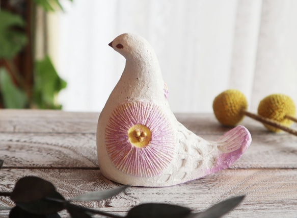 陶置物　幸せ運ぶ白い鳥 アンティーク風仕上げ／パステルライラック4／一点物！ 「Creema限定」 2枚目の画像