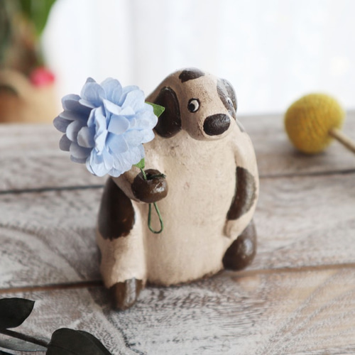 陶の子犬の置物