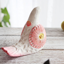陶置物 幸せ運ぶ白い鳥 アンティーク風仕上げ／ローズピンク　新色　お花 一点物！ 「Creema限定」 7枚目の画像