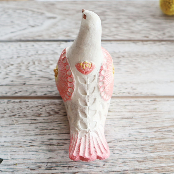 陶置物 幸せ運ぶ白い鳥 アンティーク風仕上げ／ローズピンク　新色　お花 一点物！ 「Creema限定」 8枚目の画像