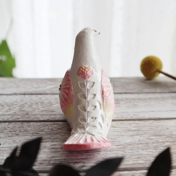 陶置物 幸せ運ぶ白い鳥 アンティーク風仕上げ／ローズピンク2　新色　お花 一点物！ 「Creema限定」 7枚目の画像