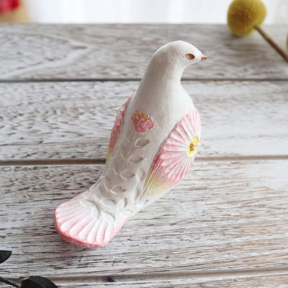 陶置物 幸せ運ぶ白い鳥 アンティーク風仕上げ／ローズピンク2　新色　お花 一点物！ 「Creema限定」 8枚目の画像