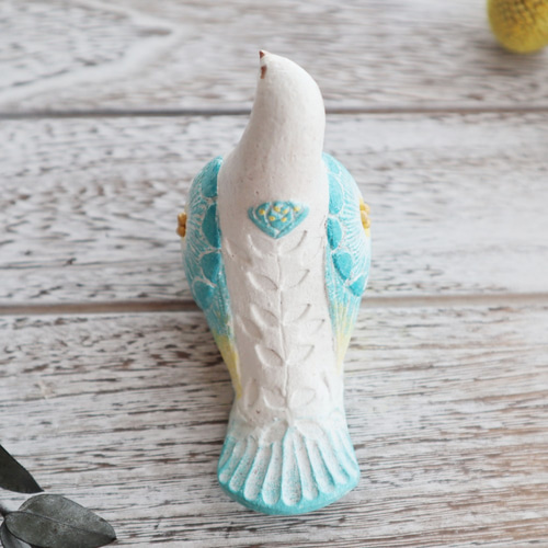 白い鳥のデザイン 陶器皿 ル11 冠をかぶった大きな白鳥皿＜金彩＞ - 益子焼の小さな窯元