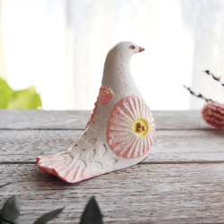 【受注制作】陶置物 幸せ運ぶ白い鳥 アンティーク風仕上げ／パステルピーチ3 3枚目の画像