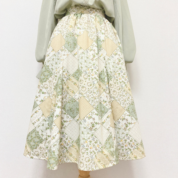 ガーデンローズパッチワークフレアスカート 3枚目の画像