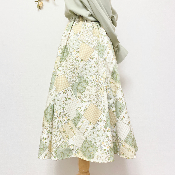 ガーデンローズパッチワークフレアスカート 4枚目の画像