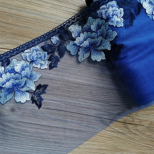 新品タグ付き　税別9500円　シュープリームララ　フラワー刺繍短丈プルオーバー ブルーフラワー刺繍レース 22cm*90cm レース noppy1 通販
