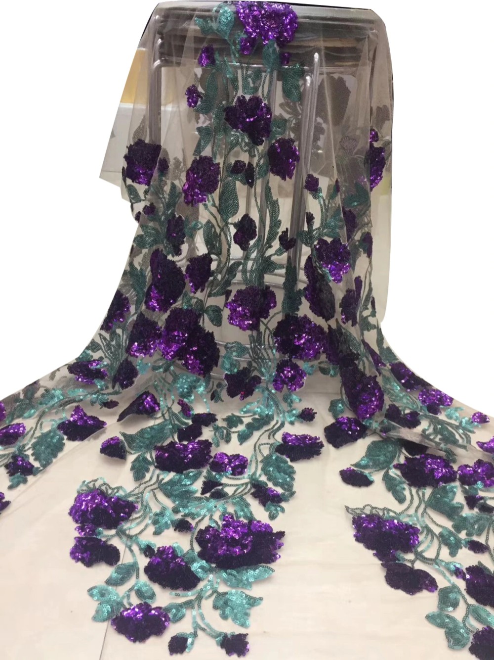 在庫処分　スパンコールローズメッシュレース　バイオレット系 120cm*270cm
